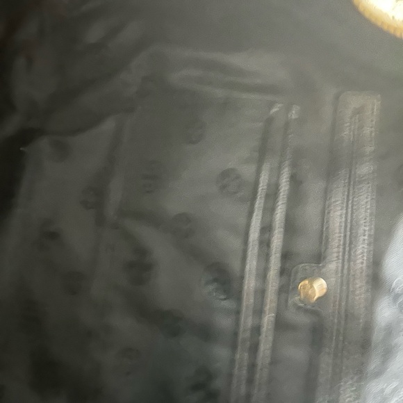Tory Burch Black Shoulder Bag with Gold Accents - Picture 7 of 8
